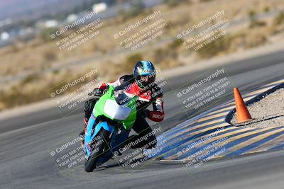 media/Jan-09-2022-SoCal Trackdays (Sun) [[2b1fec8404]]/Turn 11 (935am)/